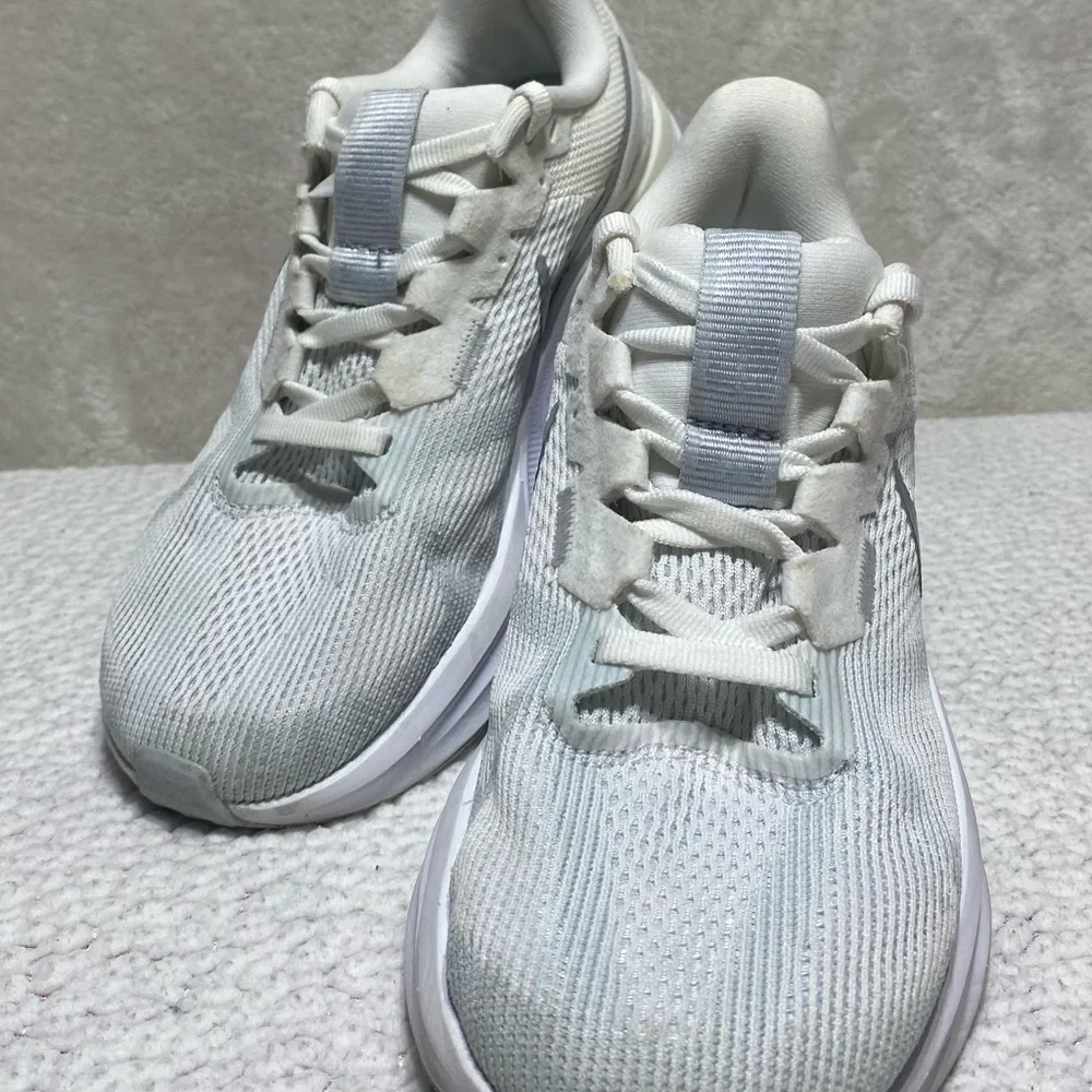NIKE Air Zoom Structure 25 White Pure Platinum Running Shoes Women’s Size 6